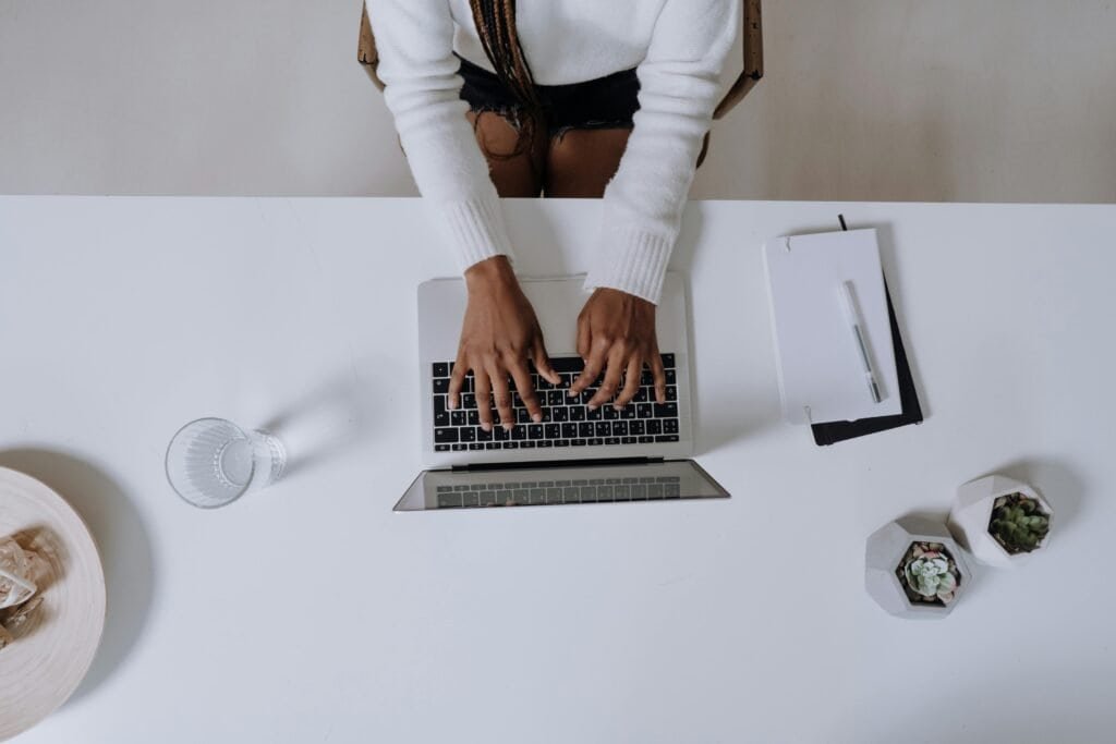 Why Most Beginner Creators Struggle to Write Content That Converts